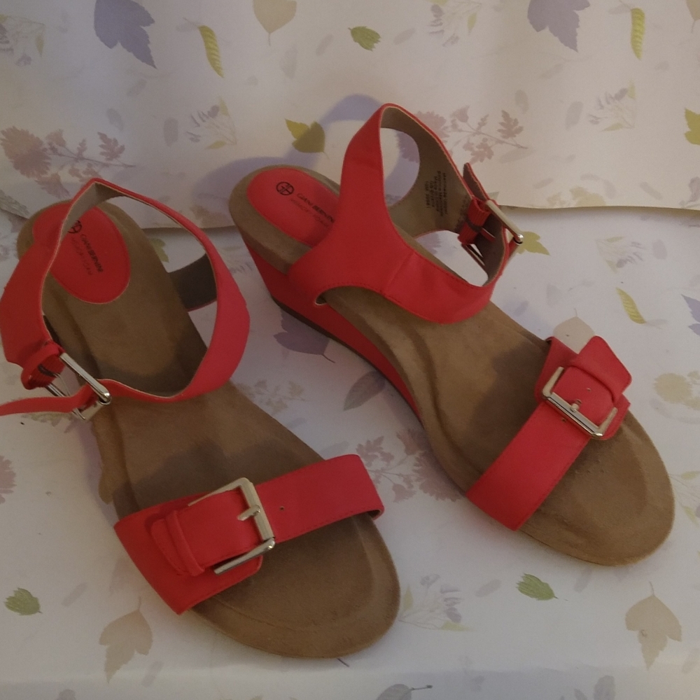 Woman's shoes